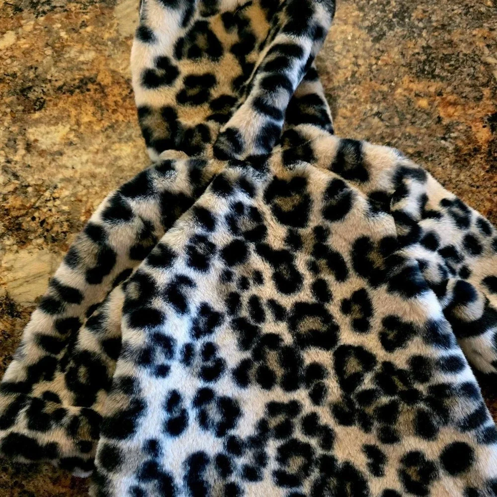 Old Navy Faux Fur coat toddler Girl